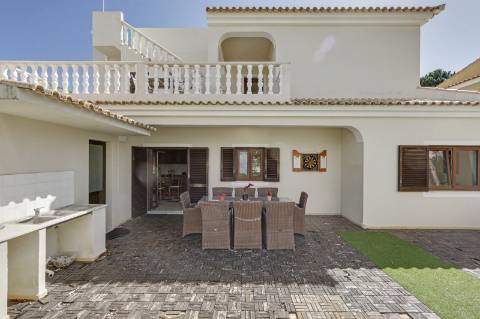 Moradia T4- Perto do Vila sol