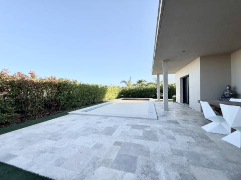 Moradia Isolada T3 - Condomínio Fechado Montenegro, Faro