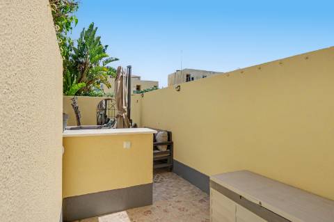 Fantástico Apartamento Duplex T3, com jardim e terraço privativo