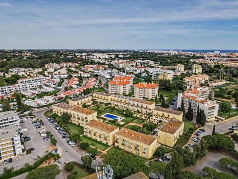 Fantástico Apartamento Duplex T3, com jardim e terraço privativo