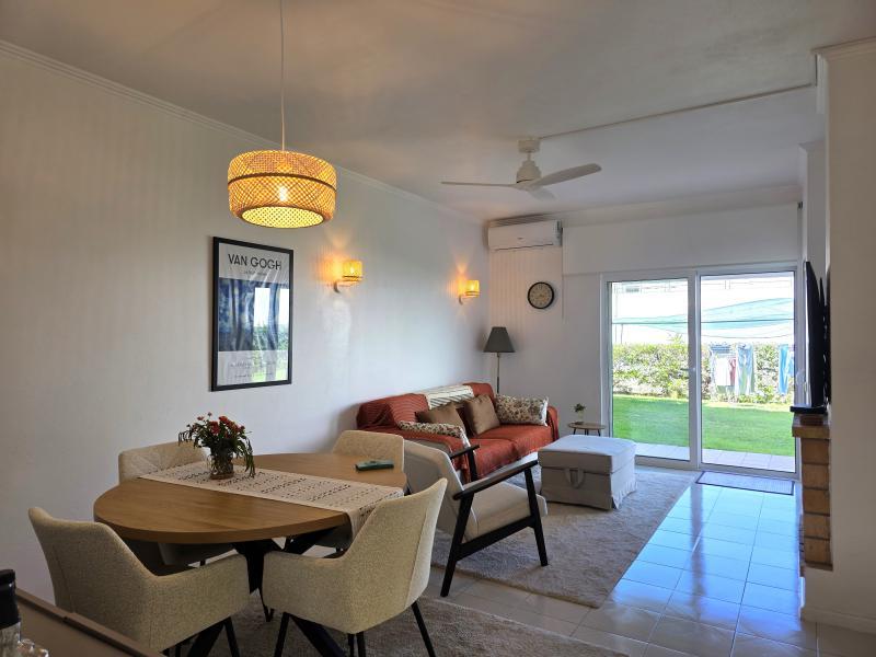Apartamento T1 renovado em condomínio com piscina em Vilamoura