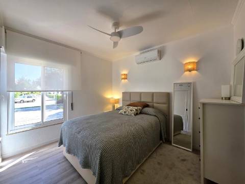 Apartamento T1 renovado em condomínio com piscina em Vilamoura