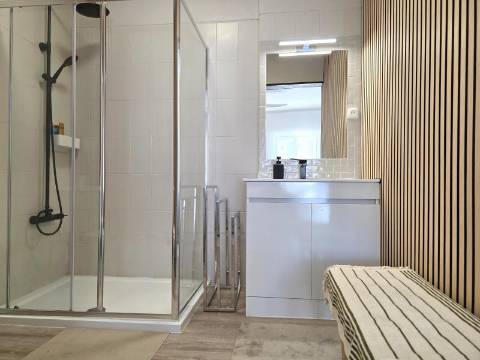 Apartamento T1 renovado em condomínio com piscina em Vilamoura