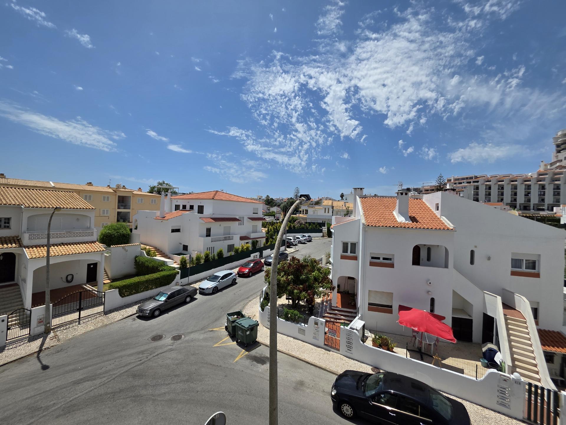 Apartamento renovado T1+1 - Albufeira
