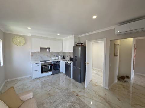 Apartamento renovado T1+1 - Albufeira