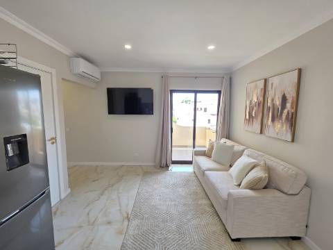Apartamento renovado T1+1 - Albufeira