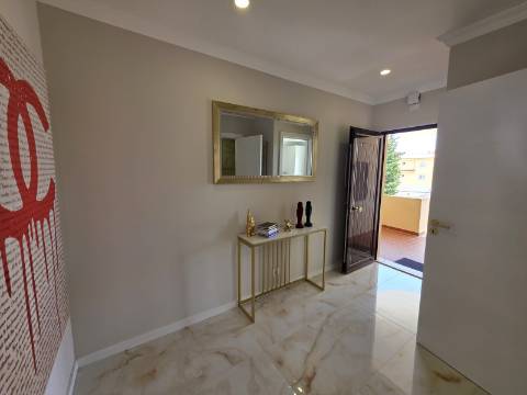 Apartamento renovado T1+1 - Albufeira