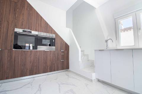 Moradia Algarvia Remodelada com 4.188 m² de Terreno Perto de Almancil