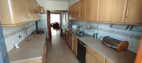 Apartamento T2 com elevador e lugar de garagem