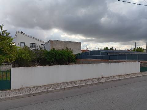 Vivenda Térrea com Piscina