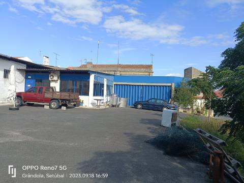 Prédio sec.XVIII e zona de armazéns