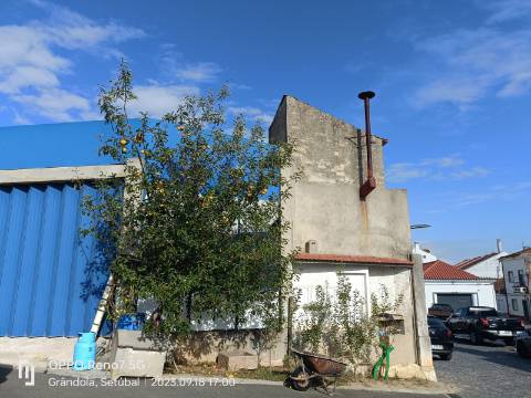 Prédio sec.XVIII e zona de armazéns