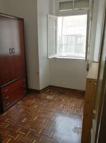 Prédio sec.XVIII e zona de armazéns