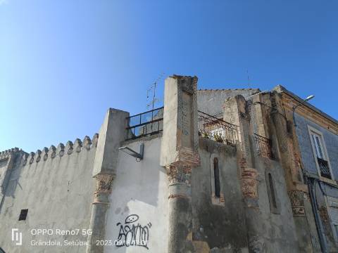 Prédio sec.XVIII e zona de armazéns