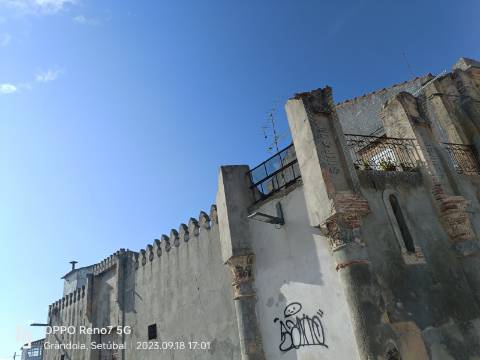 Prédio sec.XVIII e zona de armazéns