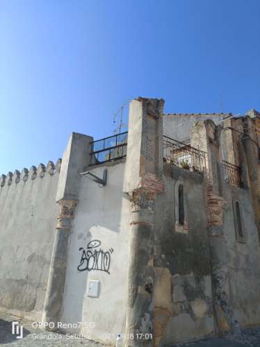 Prédio sec.XVIII e zona de armazéns