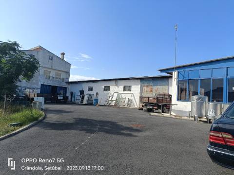 Prédio sec.XVIII e zona de armazéns