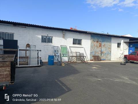 Prédio sec.XVIII e zona de armazéns