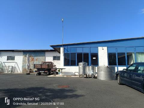 Prédio sec.XVIII e zona de armazéns