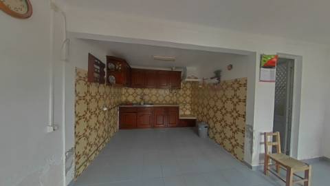 Venda / Permuta - Moradia em bairro do litoral alentejano