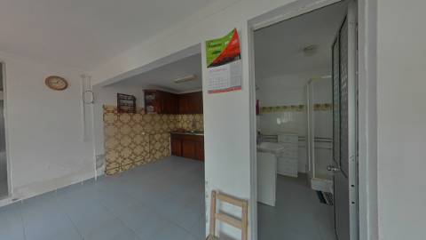 Venda / Permuta - Moradia em bairro do litoral alentejano