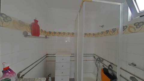 Venda / Permuta - Moradia em bairro do litoral alentejano