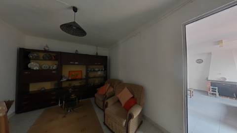 Venda / Permuta - Moradia em bairro do litoral alentejano