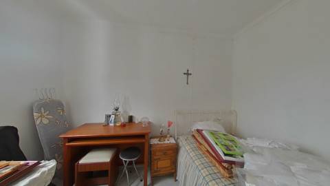 Venda / Permuta - Moradia em bairro do litoral alentejano