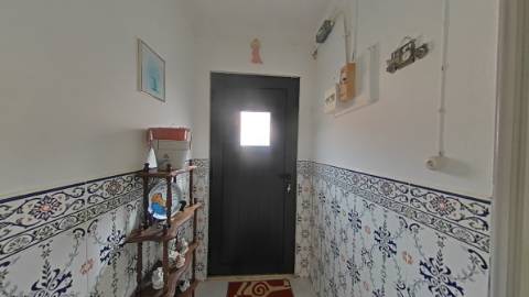 Venda / Permuta - Moradia em bairro do litoral alentejano