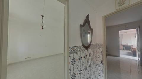 Venda / Permuta - Moradia em bairro do litoral alentejano