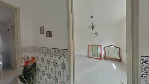 Venda / Permuta - Moradia em bairro do litoral alentejano