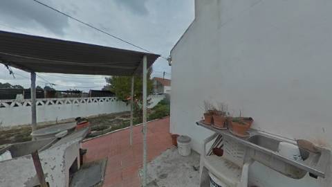 Venda / Permuta - Moradia em bairro do litoral alentejano