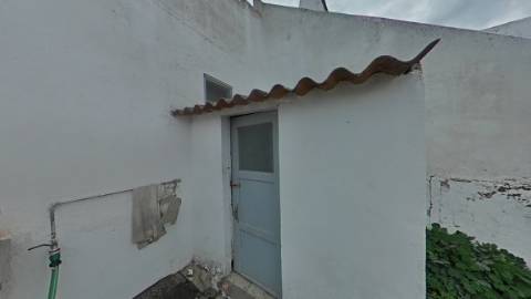 Venda / Permuta - Moradia em bairro do litoral alentejano