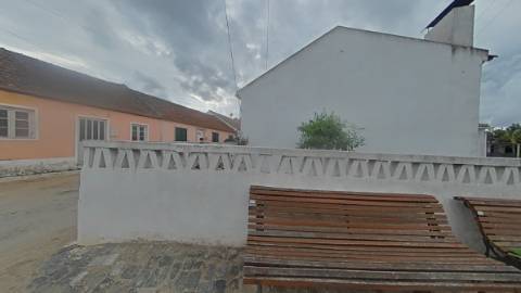 Venda / Permuta - Moradia em bairro do litoral alentejano