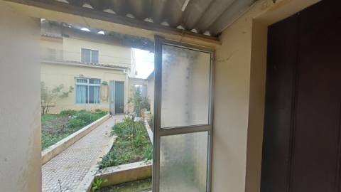 Prédio Moradia , sita , vila do littoral alentejano