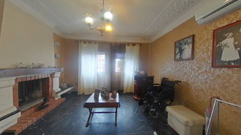 Prédio Moradia , sita , vila do littoral alentejano