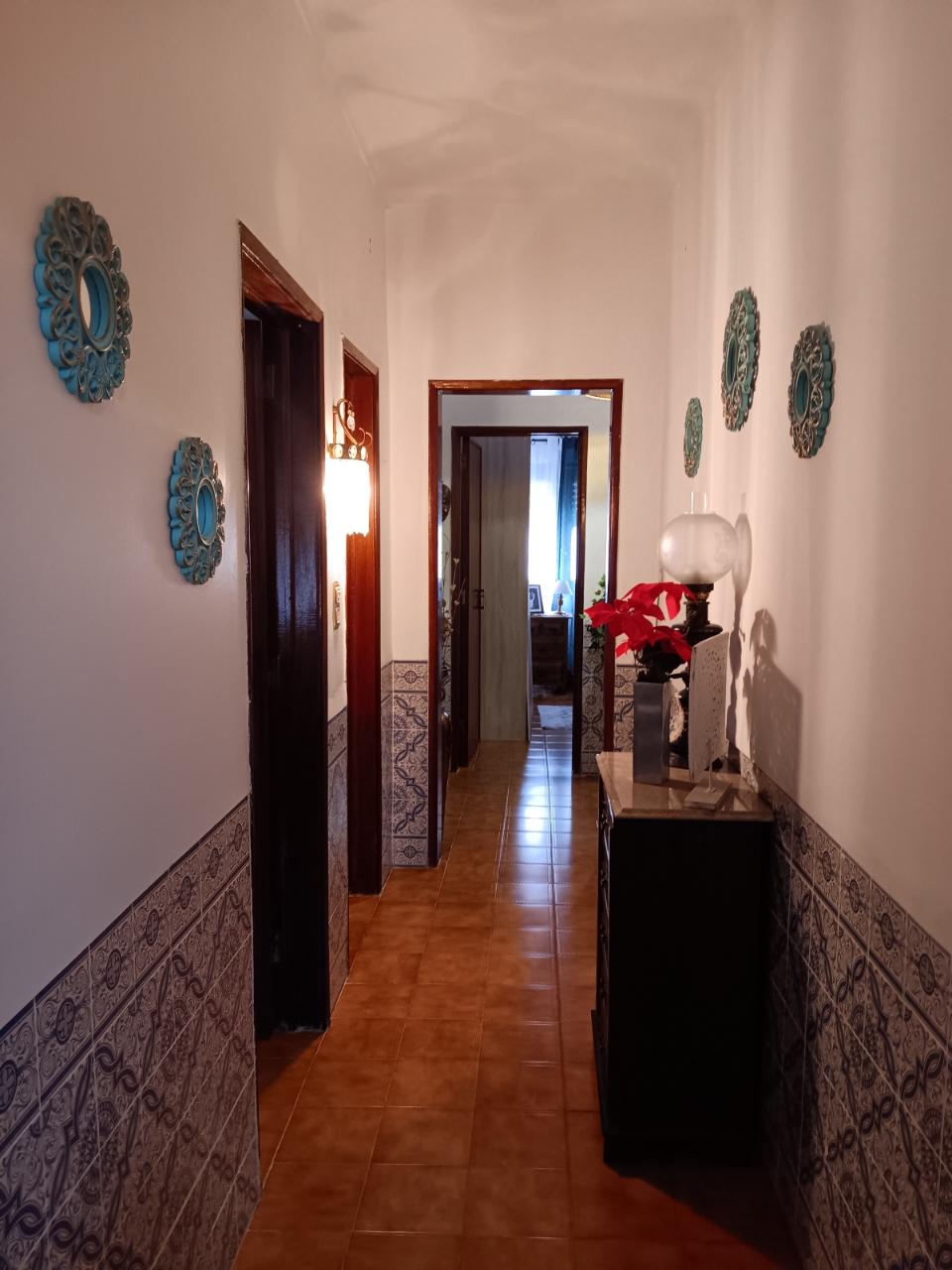 R/Chão Alto com varanda traseira c/4m2.
