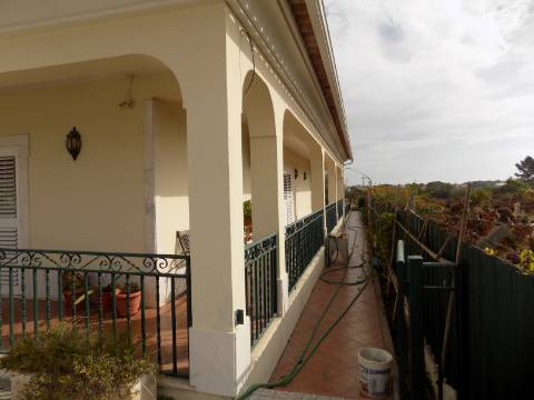 Quinta c/ Casa Tipo Bi Familiar e Armazém