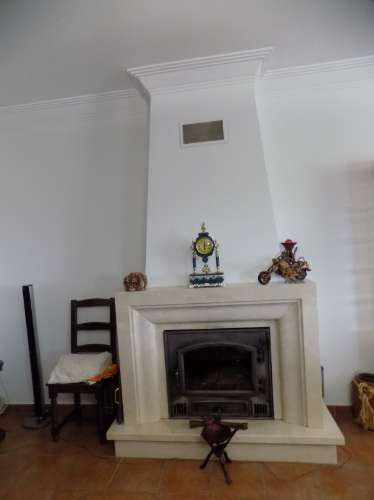 Quinta c/ Casa Tipo Bi Familiar e Armazém