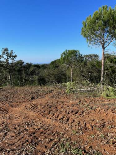 Terreno com vista para o mar e projeto aprovado para construção