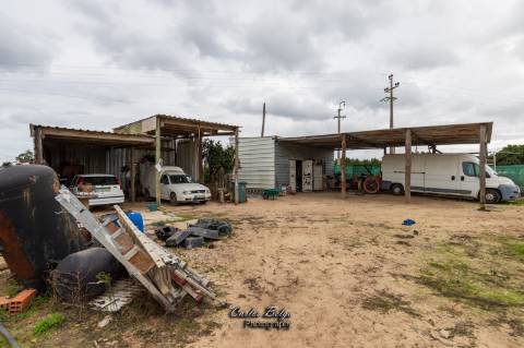terreno com projecto de construção de Armazém