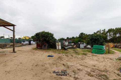 terreno com projecto de construção de Armazém