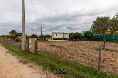 terreno com projecto de construção de Armazém