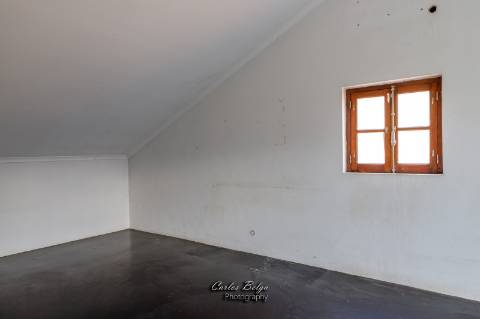 Moradia Independente na Vila de Grândola - Oportunidade Única de Investimento