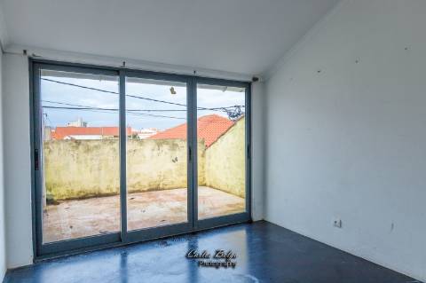 Moradia Independente na Vila de Grândola - Oportunidade Única de Investimento