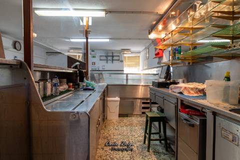 Moradia T2 (potencial a aumentar ) e inclui - espaço comercial