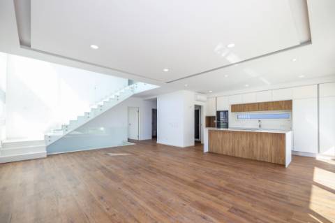 Moradia Isolada com Piscina na Sobreda da Caparica