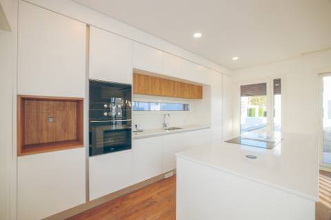 Moradia Isolada com Piscina na Sobreda da Caparica