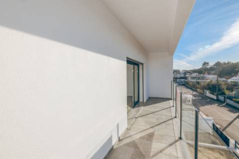 Moradia Isolada com Piscina na Sobreda da Caparica