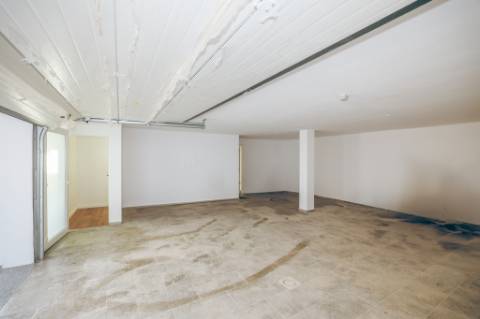 Moradia Isolada com Piscina na Sobreda da Caparica